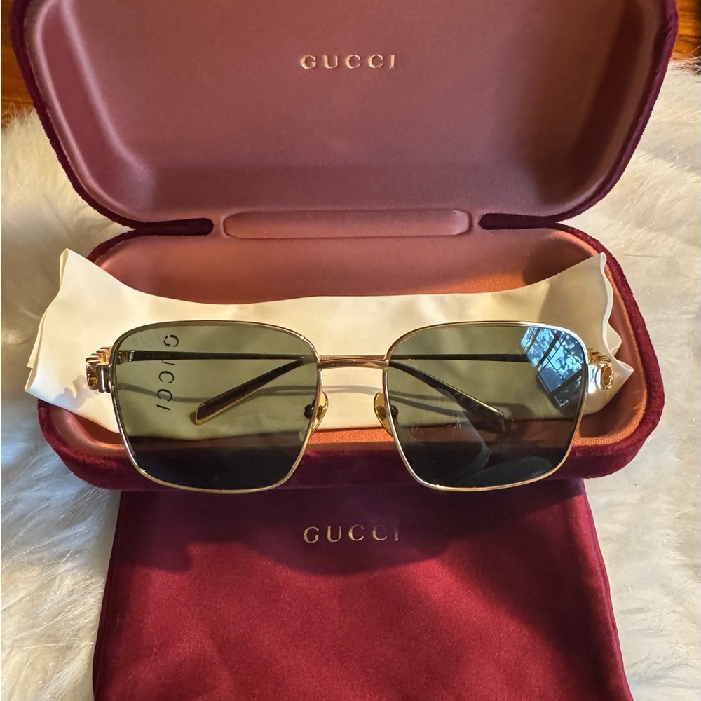 GUCCI Gold Frame Tinted Sunglasses with GUCCI etched on both sides. NWT Full Set